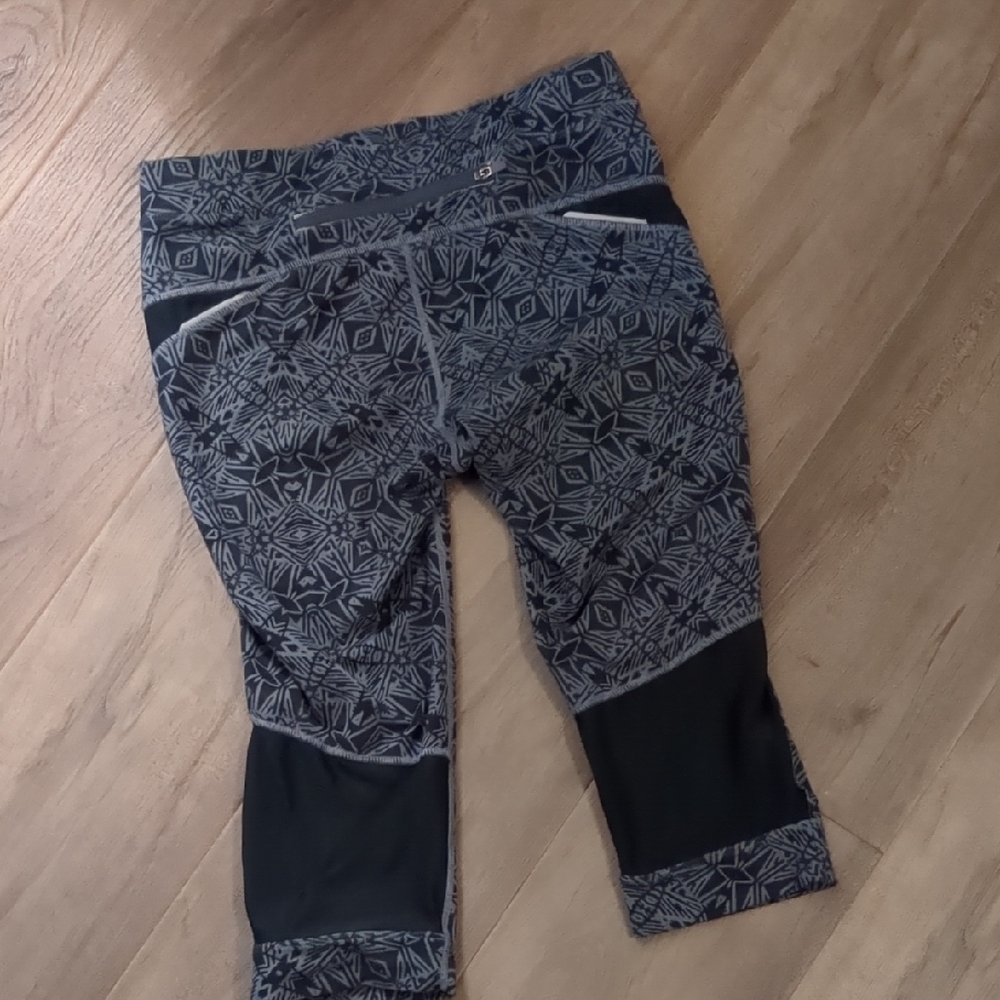 Patterned Athleta Crops - image 2
